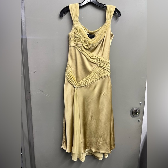RARE CARMEN MARC VALVO SILK RUFFLED‎ GOLD DRESS size 8 - Picture 1 of 10